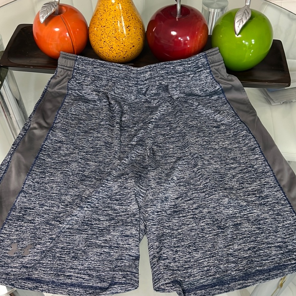 Excellent like new condition. Smoke and pet free home. Blue/gray/white